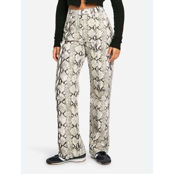 Disclosure Snake Print Straight Leg Jean NWT size 7/28 - Picture 1 of 8